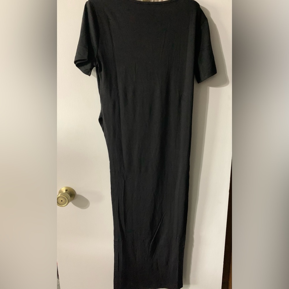Black Long Tunic with Side-slits and short sleeves. Size Large. NWOT Never worn. - Picture 6 of 6